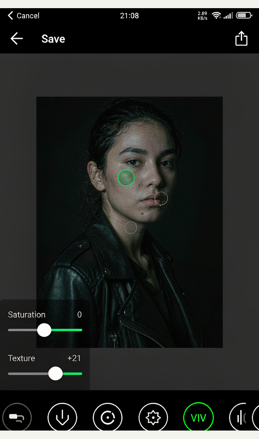 Snapseed 局部调整面板：在人物面部添加控制点